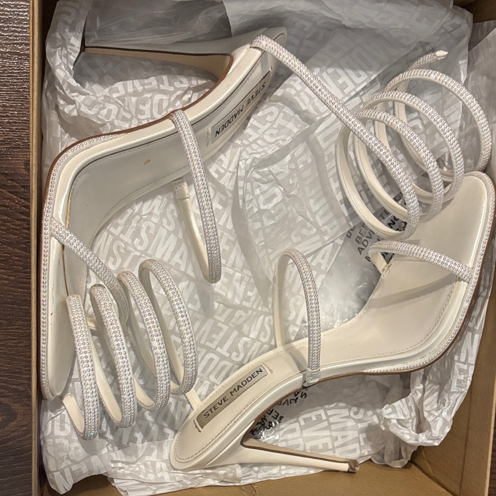 Steve Madden Tan Box